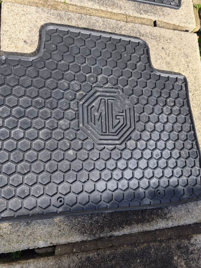 MG HS interior rubber mats for years 2021 - 2024