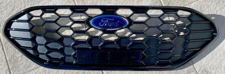 Ford Focus MK4 ST-Line Facelift (2022-2025) front bumper grill.