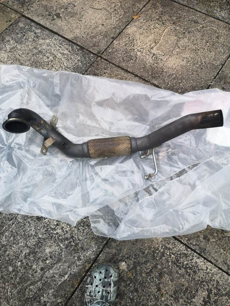 De cat downpipe