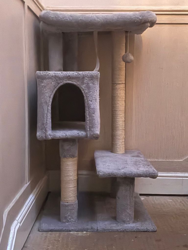Multi position cat tree