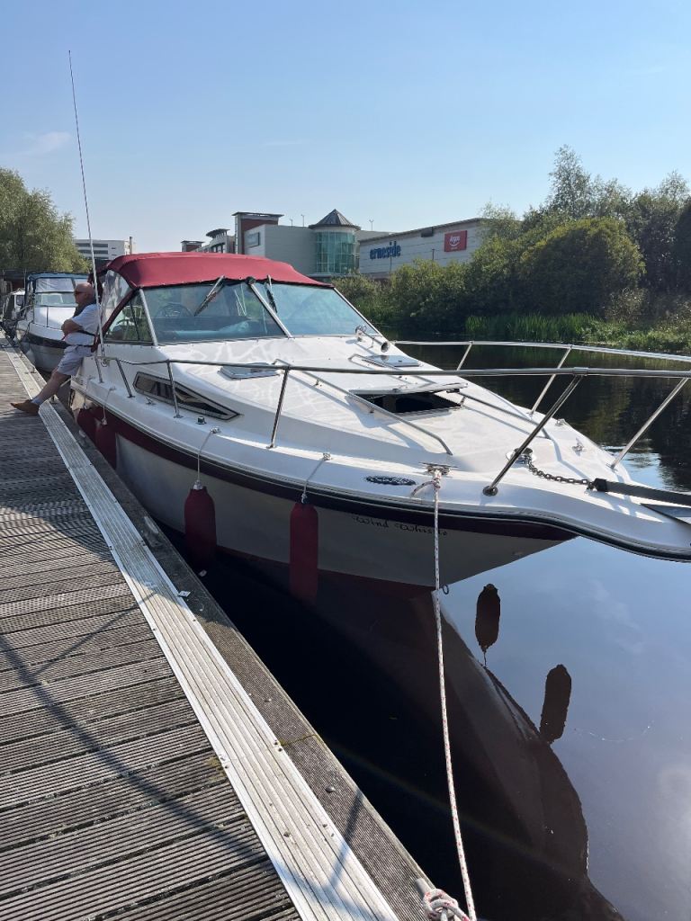 Searay 250da 4 berth Boat with Trailer – 