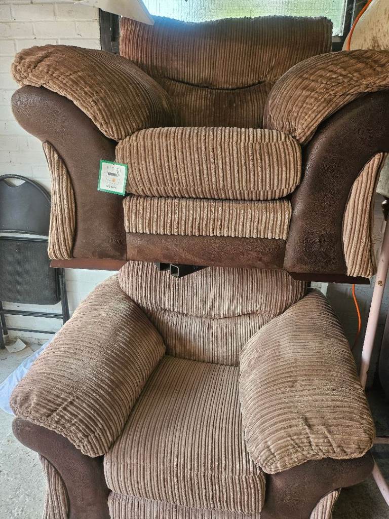 Exdisplay dfs cuddle chair set 80 set 