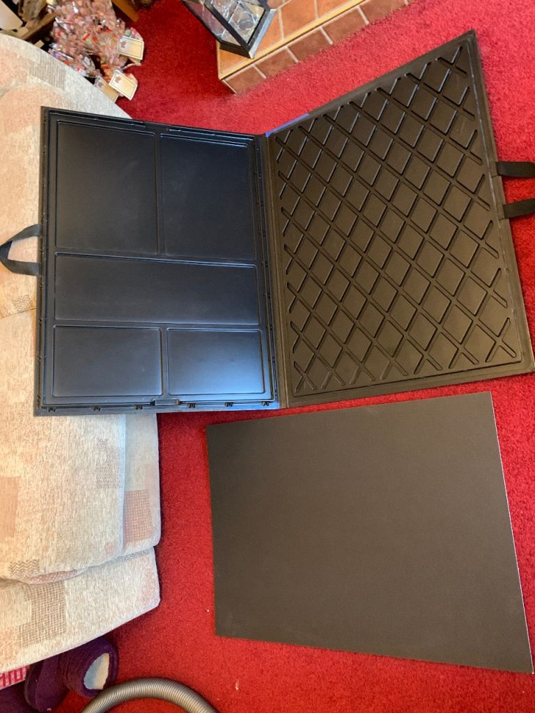 Jigsaw puzzle store board 