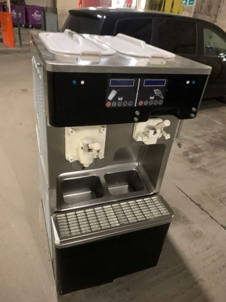 Carpigiani Milkshake And Ice Cream Machine Immaculate Condition (2 available)