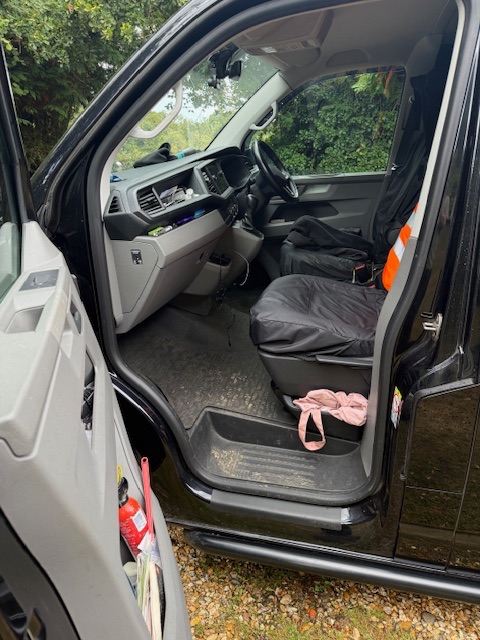 2022 Volkswagen VW Transporter T6.1 Kombi Highline TDI LWB DSG 150 T32 Black 28K NO VAT