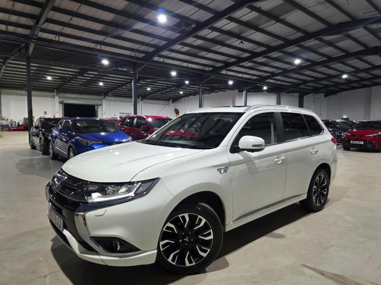 2017 Mitsubishi Outlander 2.0h 12kWh 4h CVT 4WD Euro 6 (s/s) 5dr ESTATE Petrol/Electric Hybrid Au...