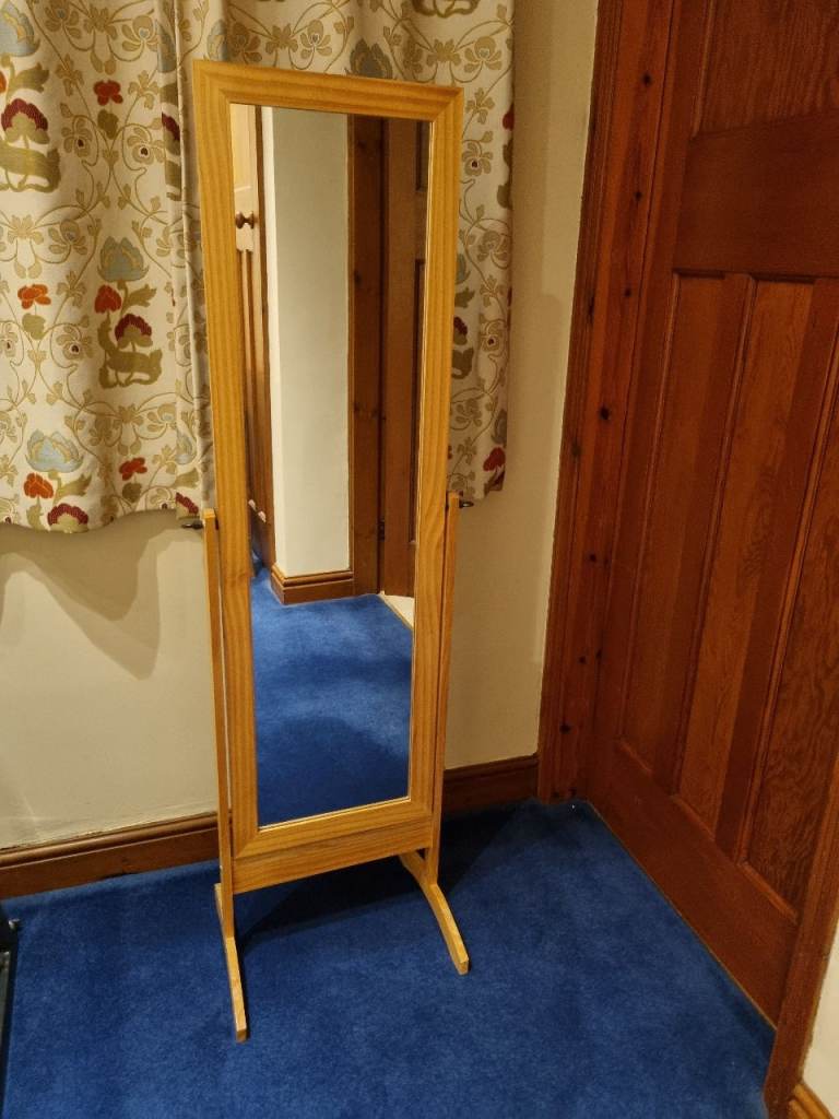 Free standing full length/ swivel bedroom mirror