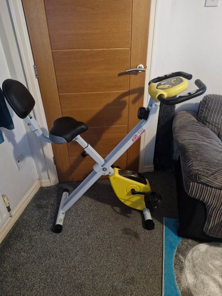 Folding exercise bike 