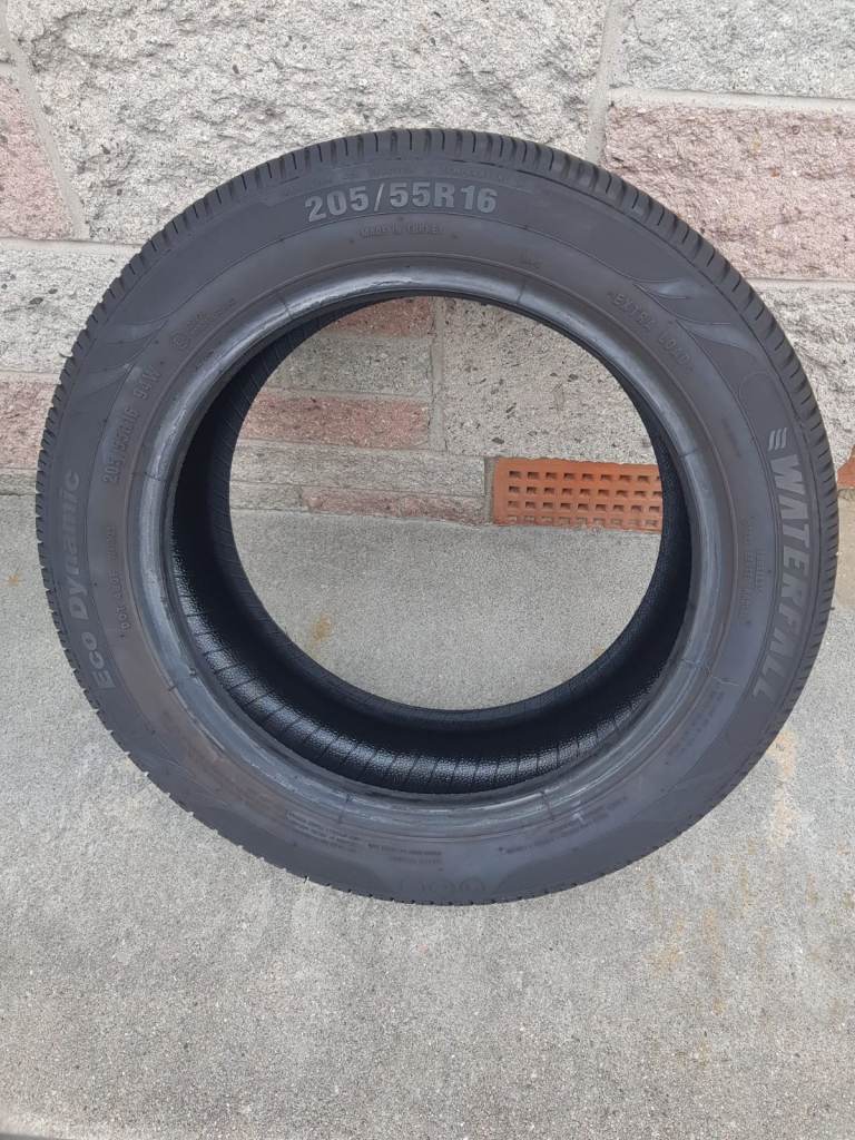 Tyre: 205/55 R16, 6mm tread, as new