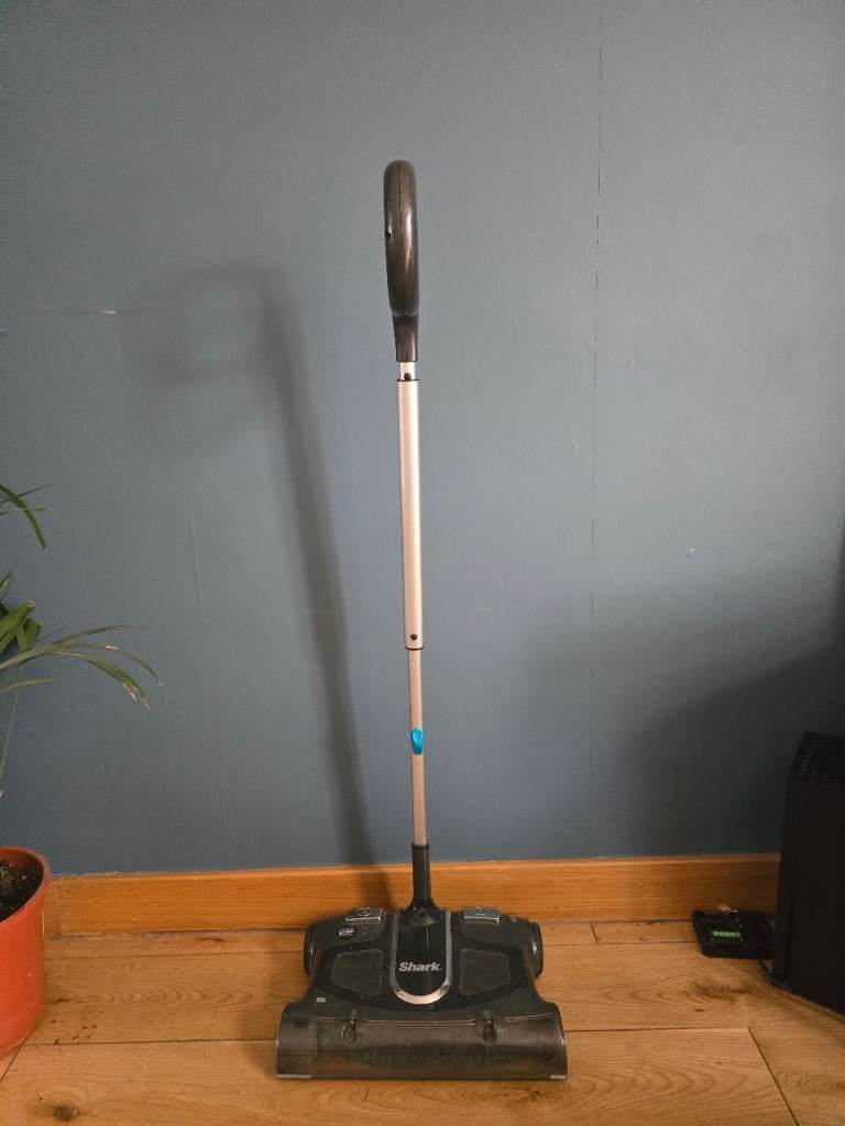 Shark Cordless Rechargeable Floor Sweeper V3900UK Working Charger Not Included