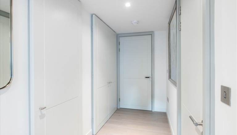 Luxury 1 Bedroom Apartment West End Gate