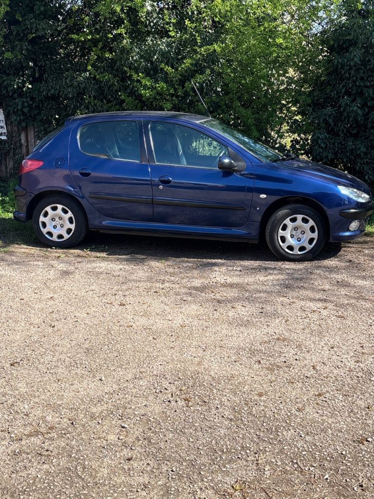 Peugeot, 206, Hatchback, 2004, Manual, 1360 (cc), 5 doors