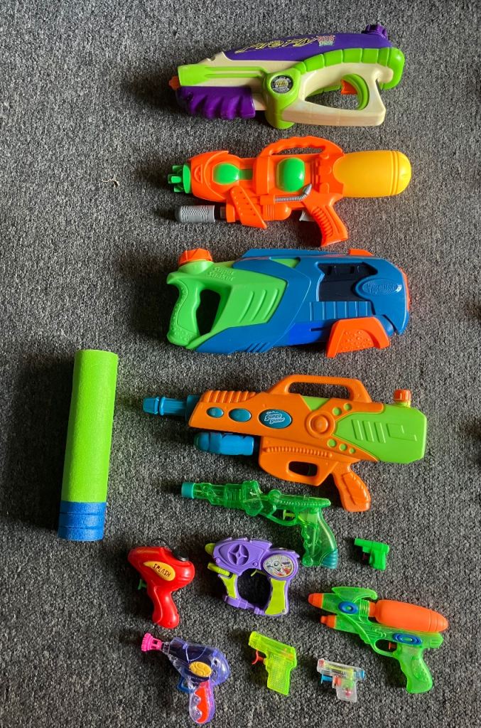 Bundle of Water Guns / Super Soakers – Good Condition