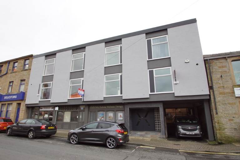 STUDIO APARTMENT IN BURNLEY 