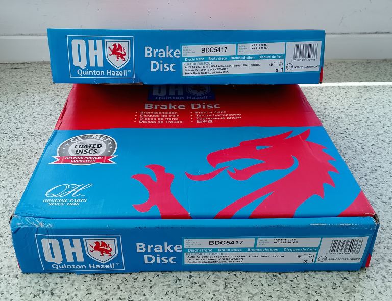 Skoda Yeti Front Discs and Pads NEW