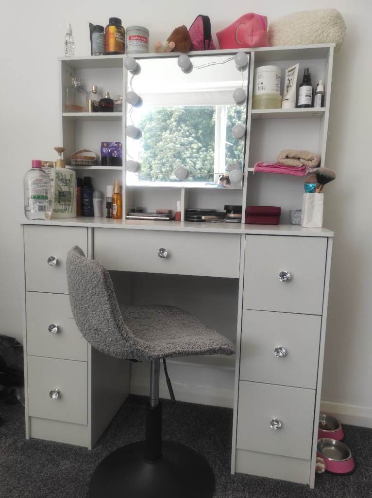 Makeup table & chair (W40 x L100 x H80)