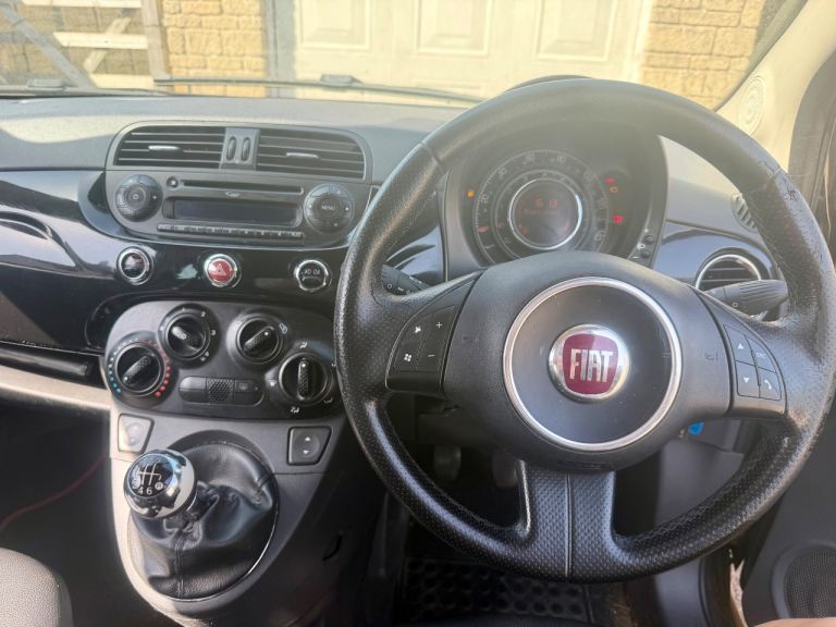 Black Fiat 500 Sport
