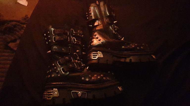 New rock boots size 7 
