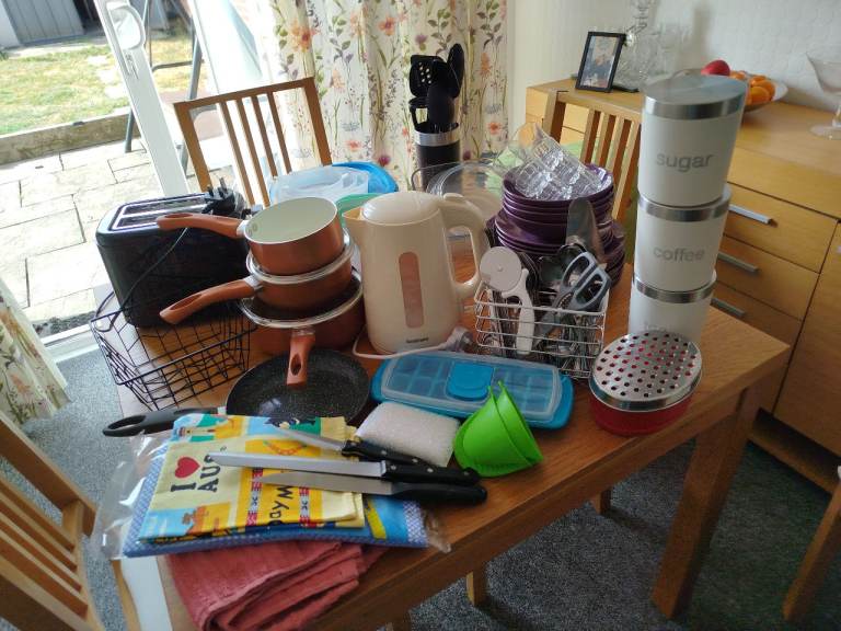 Huge Kitchen Bundle - Pans, Kettle, Toaster & More