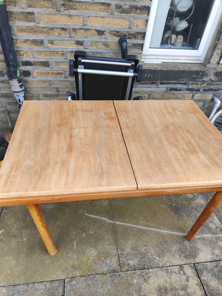 FREE GARDEN TABLE 
