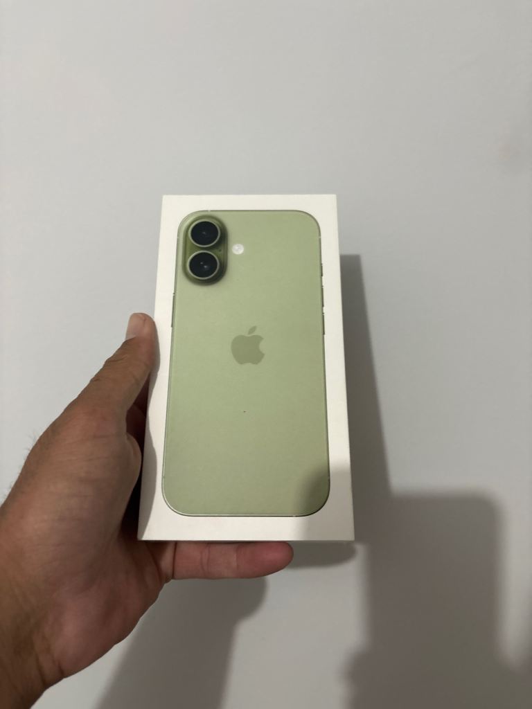 iPhone 17 sealed pack 