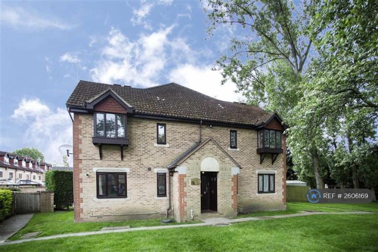 Studio flat in London, London, NW9 (#2606169)