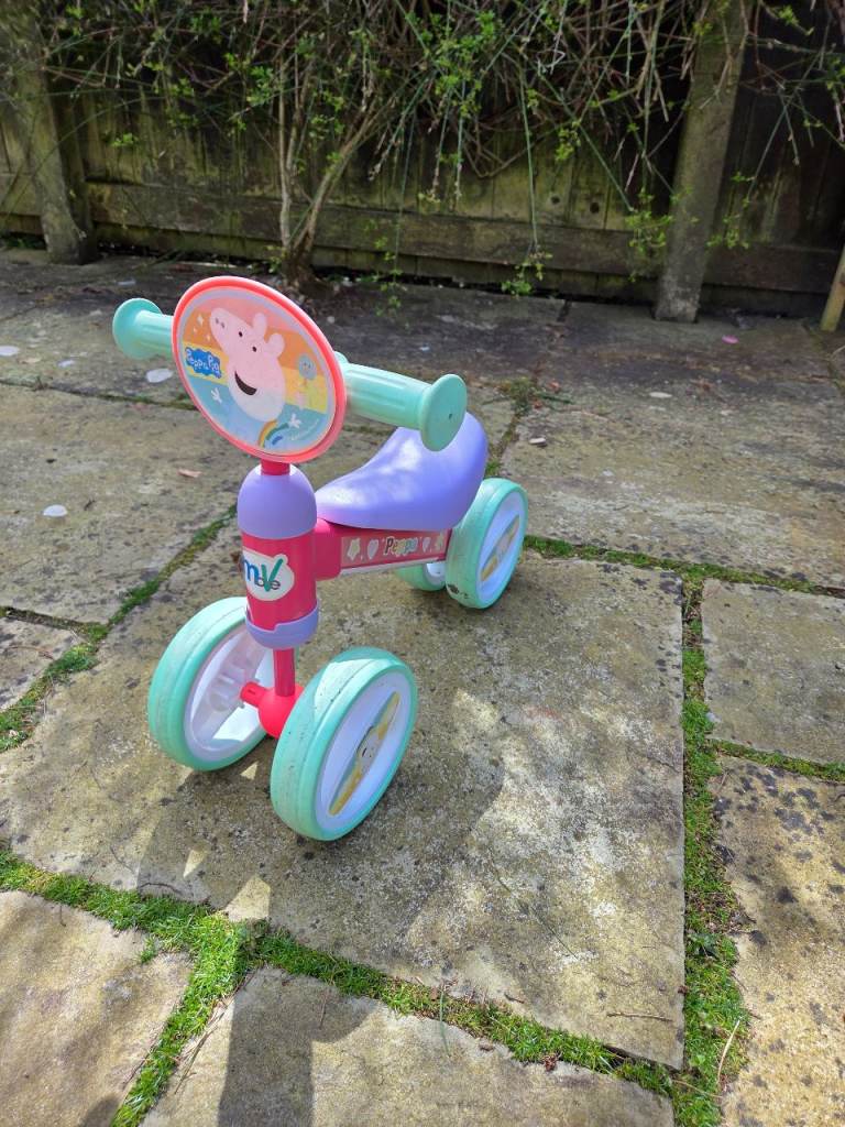 Peppa Pig Deluxe Bobble Ride On