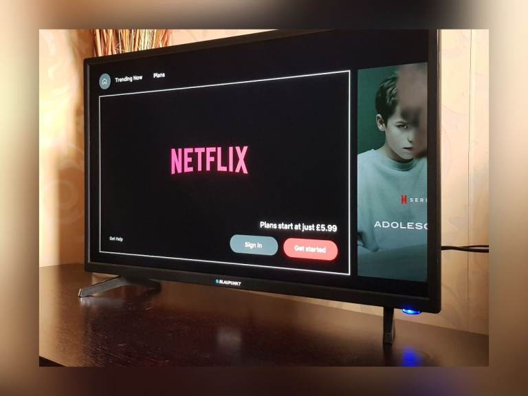 32 Smart Netflix LED TV - YouTube Prime