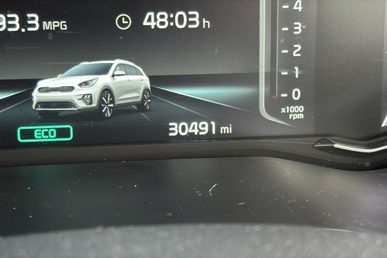  Kia Niro Plug In Hybrid 1.6 Gdi 8.9kwh 3 Suv 5dr Petrol Plug In Hybrid Dct