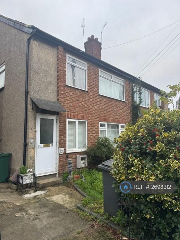 2 bedroom flat in Low Hall Lane, London, E17 (2 bed) (#2698312)