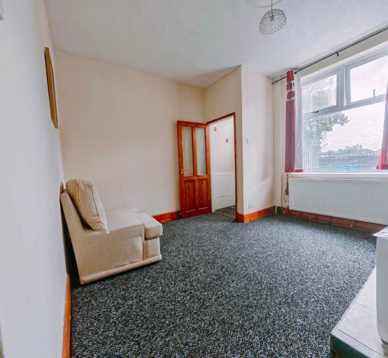 2 Bed Spacious Terraced House DE22 Derby Mackworth Near Uttoxeter Old Road for Couple Family Student