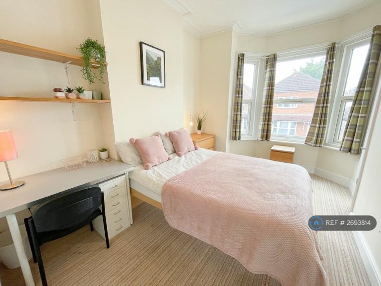 6 bedroom house in Cambridge Road, Southampton, SO14 (6 bed) (#2693814)