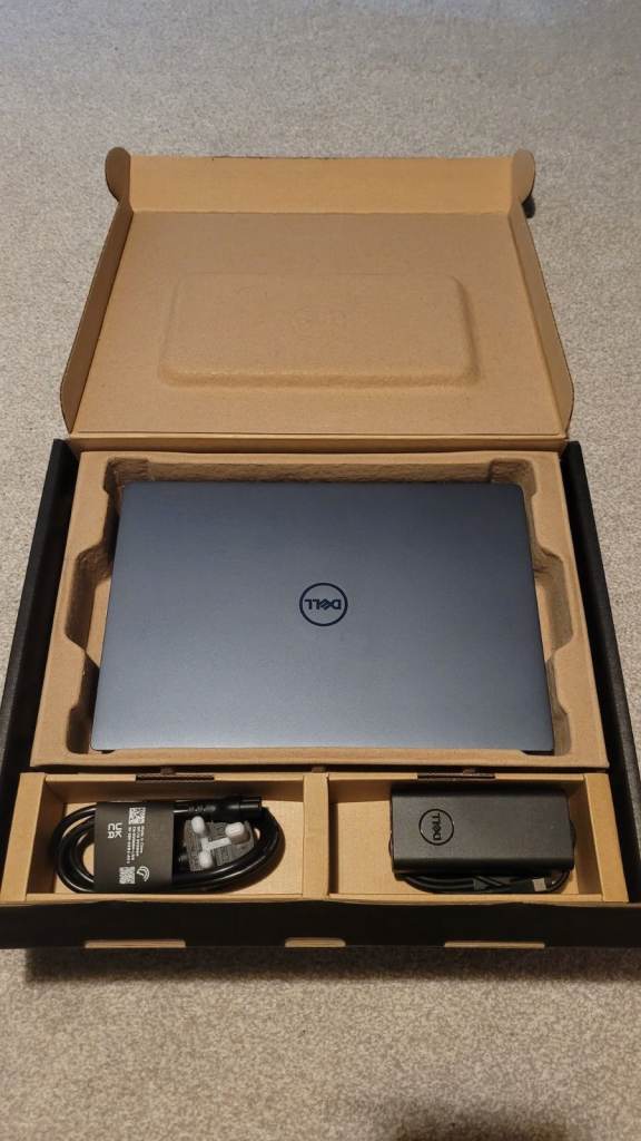 TOUCHSCREEN Dell Laptop in box, Windows 11 - mint condition - no offers - this is a bargain.