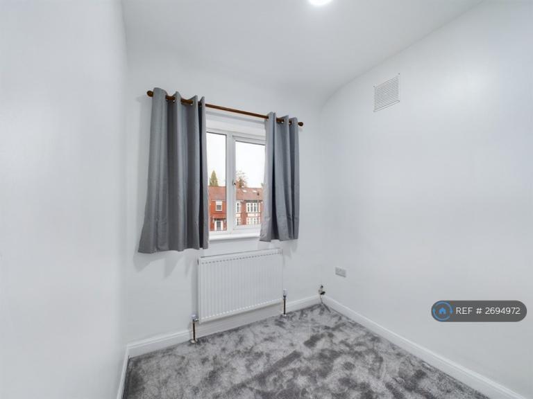 4 bedroom house in Moseley Road, Levenshulme, Manchester, M19 (4 bed) (#2694972)
