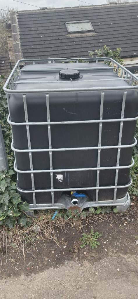 Large Black Water IBC Tank 1000 Litre
