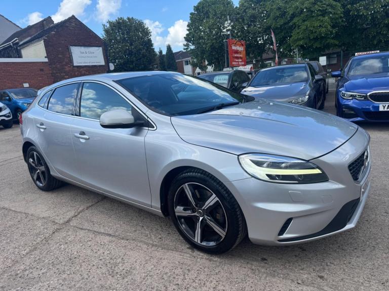 2017 Volvo V40 2.0 D4 R-Design Nav Plus Euro 6 (s/s) 5dr HATCHBACK Diesel Manual