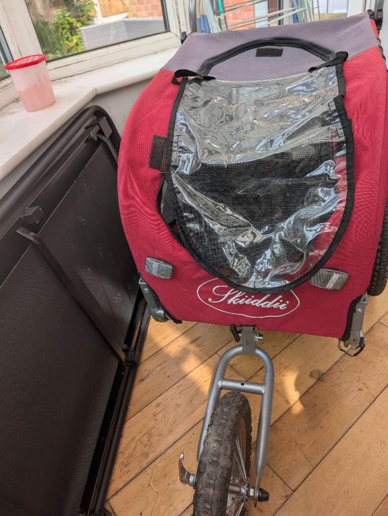 Dog stroller 