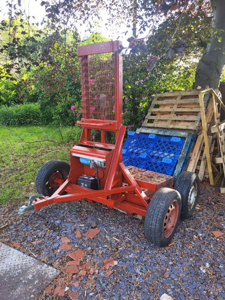 Towable 12V Electric FLT fork lift truck Pallet Bag lift for tractor, dumper, 750kg