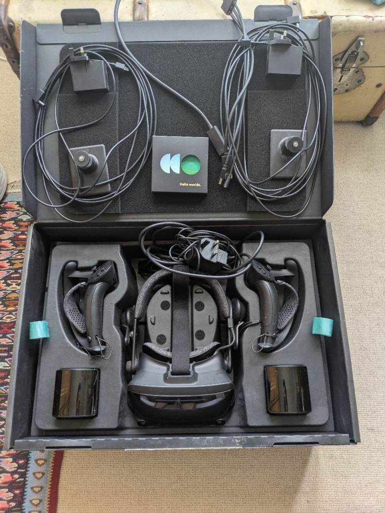 Valve Index- barely used, everything included