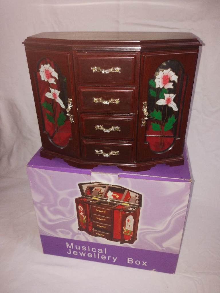 Jewellery Box with Music and Dancing