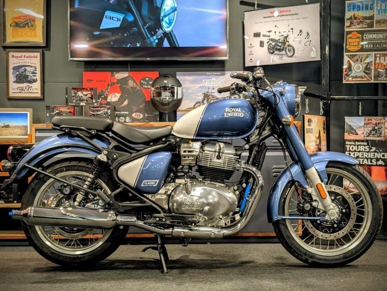 2026 ROYAL ENFIELD CLASSIC 650 in Brunthingthorpe Blue