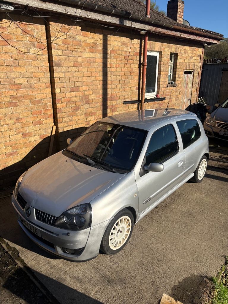 Renault, CLIO, Hatchback, 2004, Manual, 1998 (cc), 3 doors