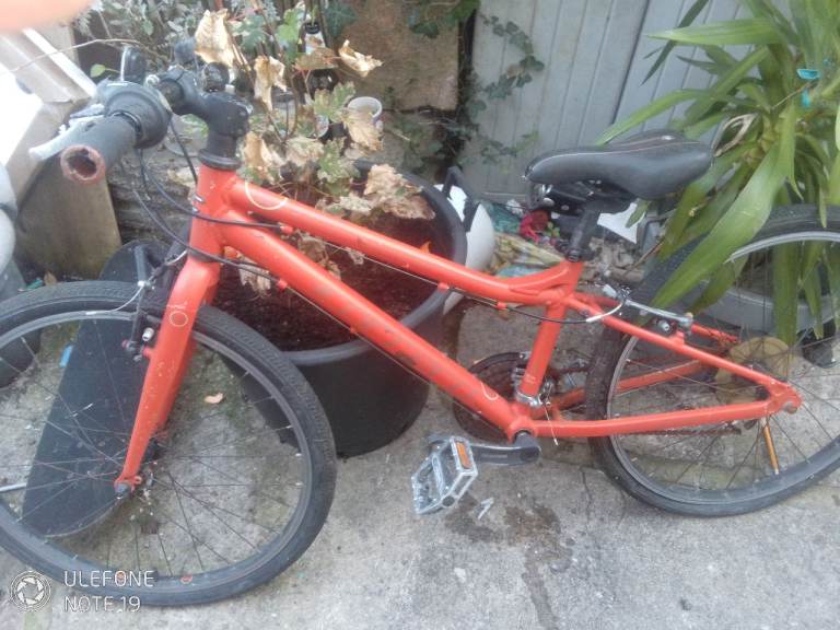 Carrea Red Hybrid Bike Frame & Wheels - Fair Condition