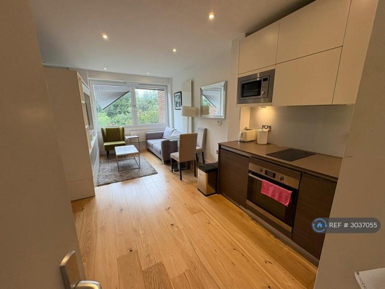 1 bedroom flat in Riverdale House, London, SE13 (1 bed) (#3037055)