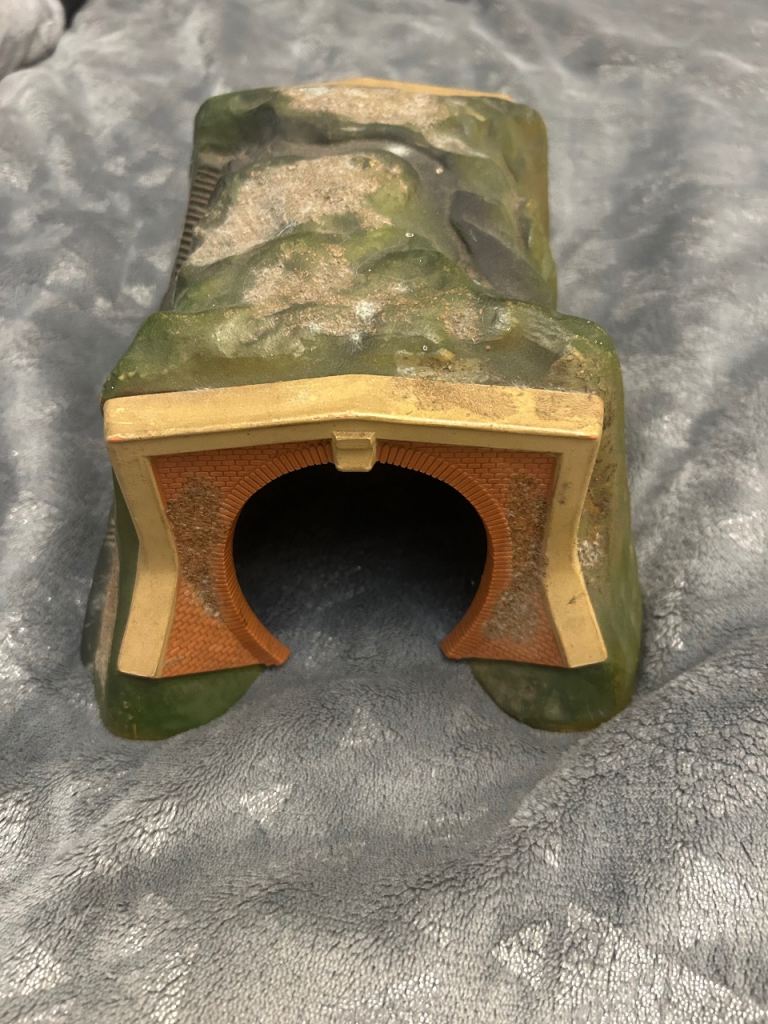 Model railway tunnel 