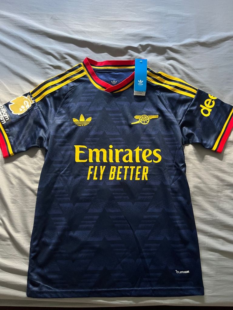 New Adidas Arsenal Emirates Fly Better Football Shirt - Size M