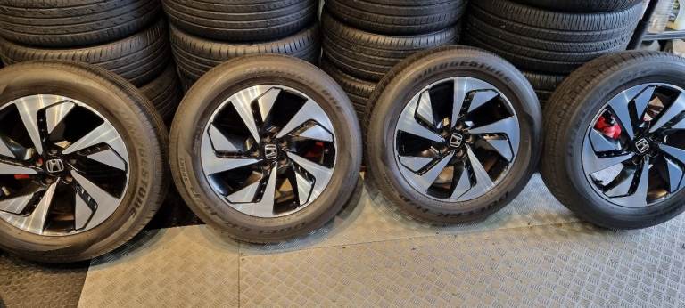 Honda CRV Genuine 18 alloy wheels + 4 x tyres 225 60 18