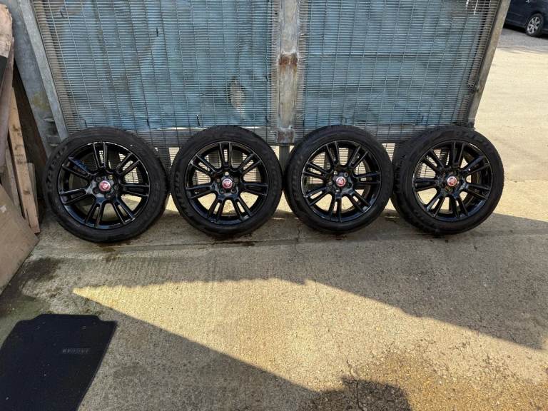 GENUINE Jaguar XE 2017 ALLOY WHEELS AND TYRES 205/55 17" GX7M-1007-KB