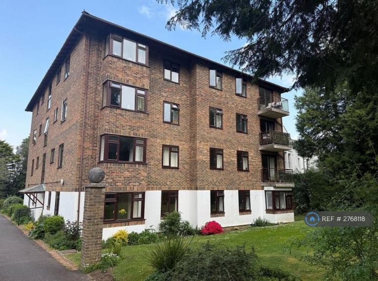 1 bedroom flat in Holme Grange, Tunbridge Wells, TN4 (1 bed) (#2768118)