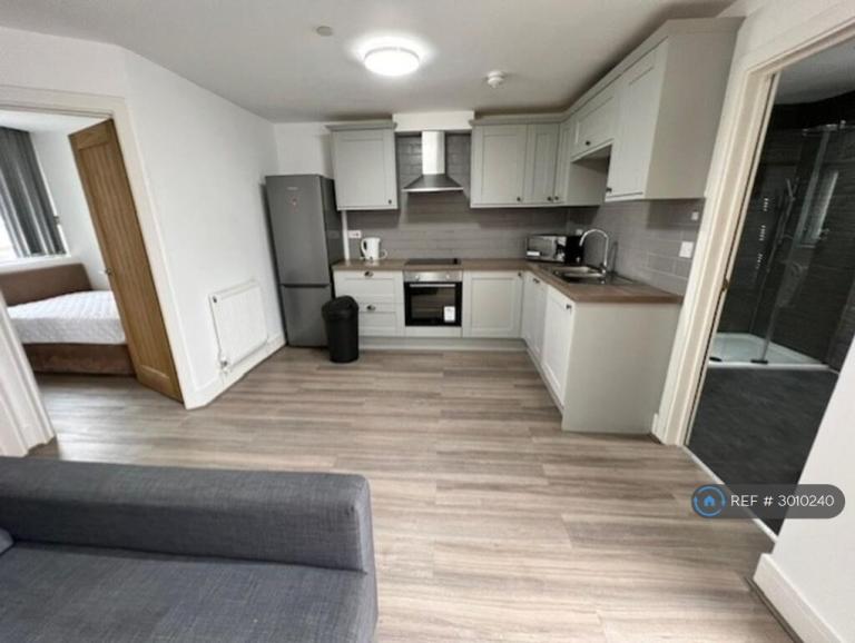 3 bedroom flat in Crwys Place, Cardiff, CF24 (3 bed) (#3010240)